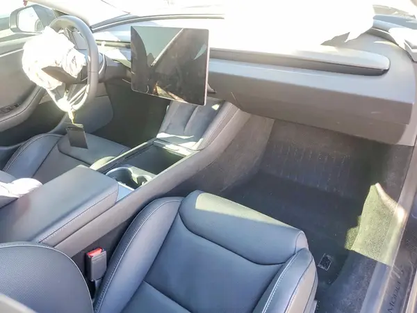 5YJ3E1ET9RF807817 2024 TESLA MODEL 3 - Image 8