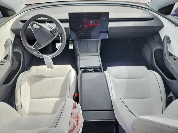 5YJ3E1ET9RF824424 2024 TESLA MODEL 3 - Image 8