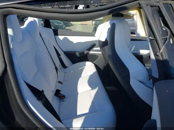 5YJ3E1ET9RF825797 2024 TESLA MODEL 3 - Image 8