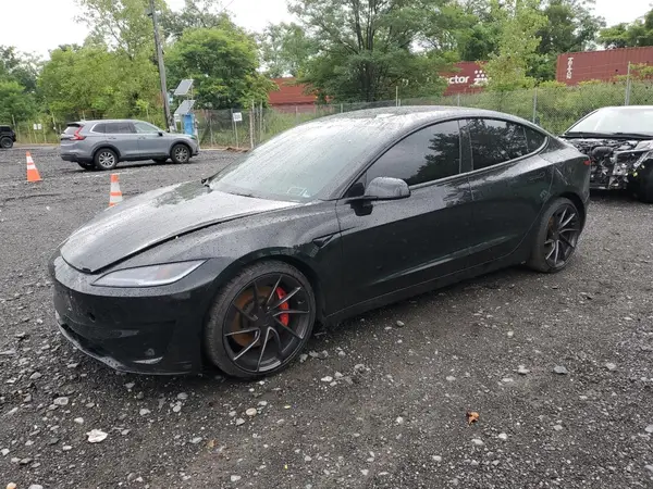 5YJ3E1ET9RF826030 2024 TESLA MODEL 3 - Image 1