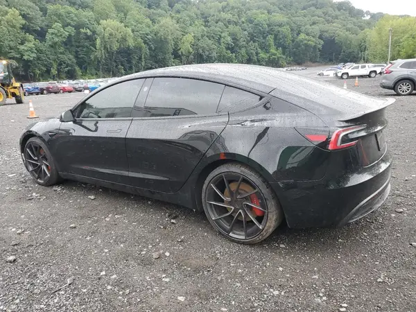 5YJ3E1ET9RF826030 2024 TESLA MODEL 3 - Image 2