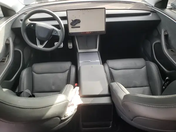 5YJ3E1ET9RF856550 2024 TESLA MODEL 3 - Image 8