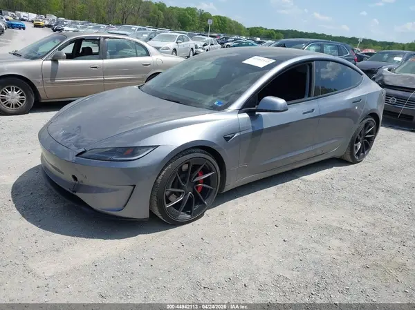 5YJ3E1ET9RF863580 2024 TESLA MODEL 3 - Image 2
