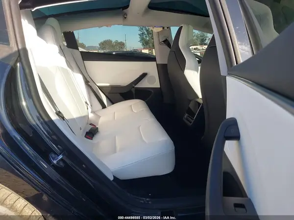 5YJ3E1ET9RF870285 2024 TESLA MODEL 3 - Image 8