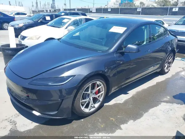 5YJ3E1ET9RF881240 2024 TESLA MODEL 3 - Image 2
