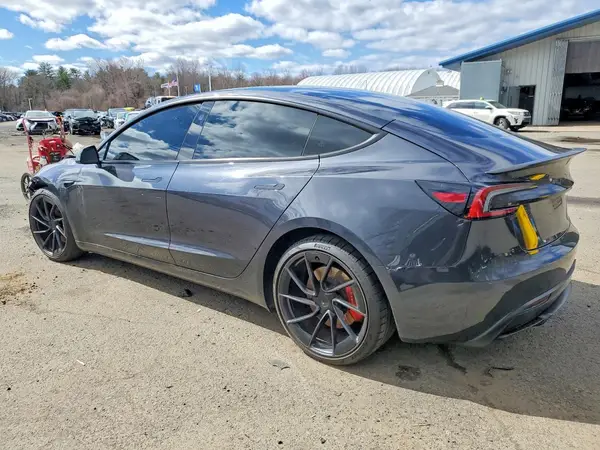 5YJ3E1ET9RF898880 2024 TESLA MODEL 3 - Image 2