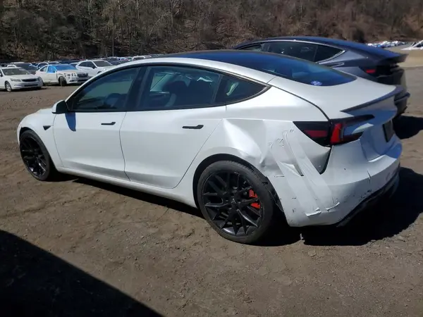 5YJ3E1ET9SF037964 2025 TESLA MODEL 3 - Image 2