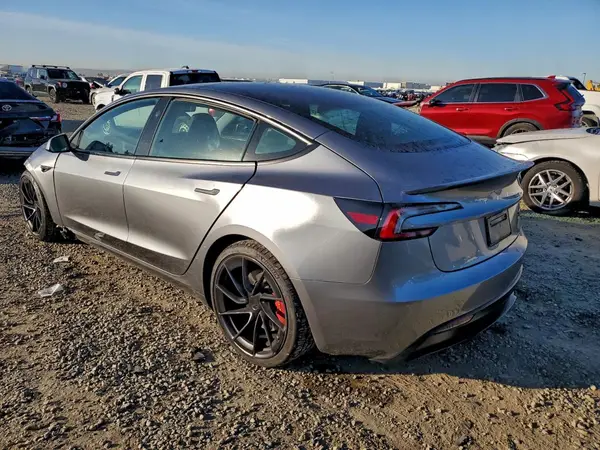 5YJ3E1ET9SF938686 2025 TESLA MODEL 3 - Image 2
