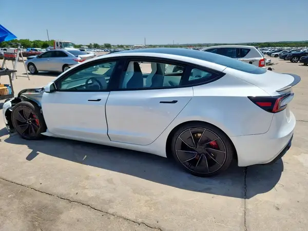 5YJ3E1ETXSF931083 2025 TESLA MODEL 3 - Image 2