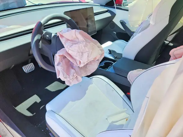 5YJ3E1ETXSF932699 2025 TESLA MODEL 3 - Image 8