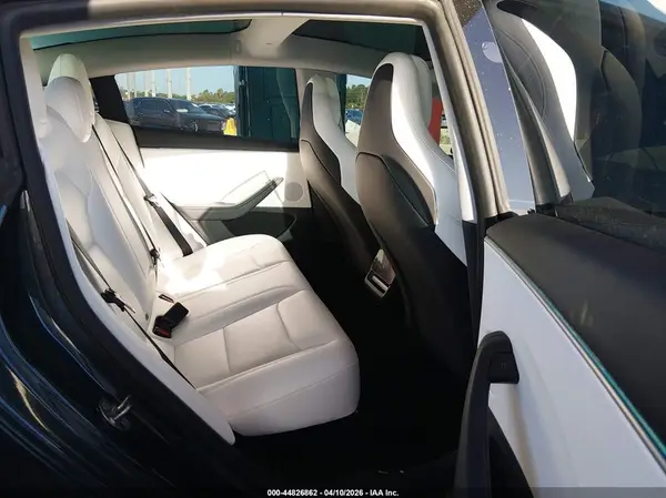 5YJ3E1ETXSF934629 2025 TESLA MODEL 3 - Image 8