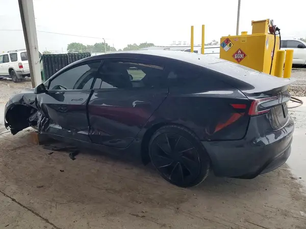 5YJ3E1ETXTF148749 2025 TESLA MODEL 3 - Image 2