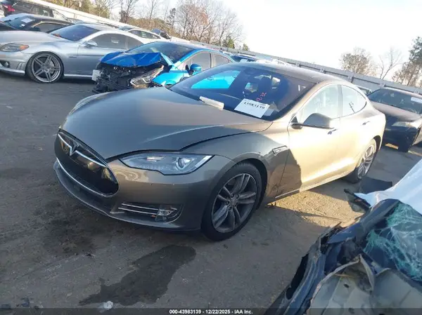 5YJSA1E10GF127971 2016 TESLA MODEL S - Image 2