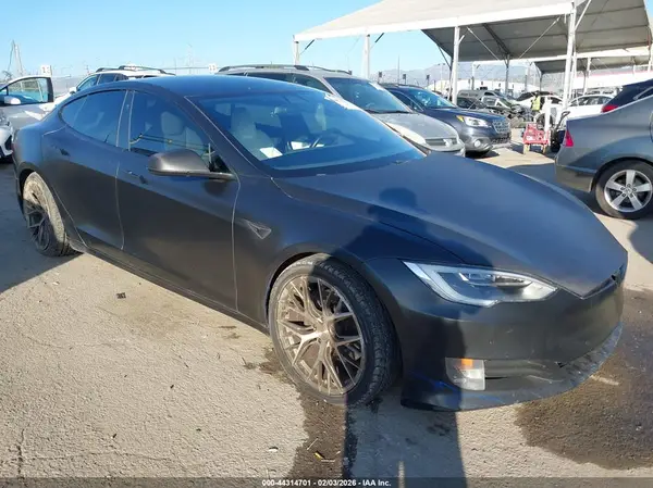 5YJSA1E10HF194779 2017 TESLA MODEL S - Image 1