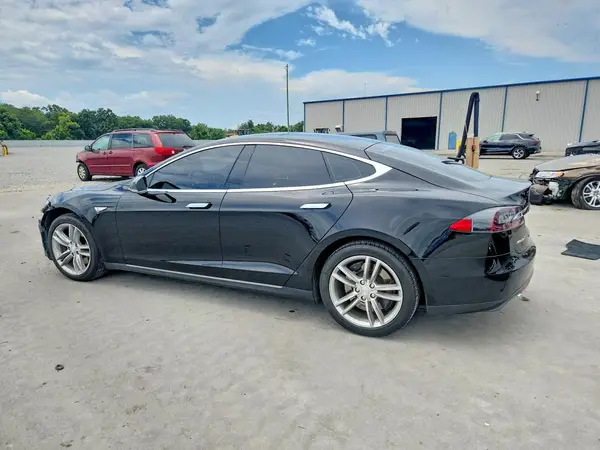 5YJSA1E11GF125386 2016 TESLA MODEL S - Image 2