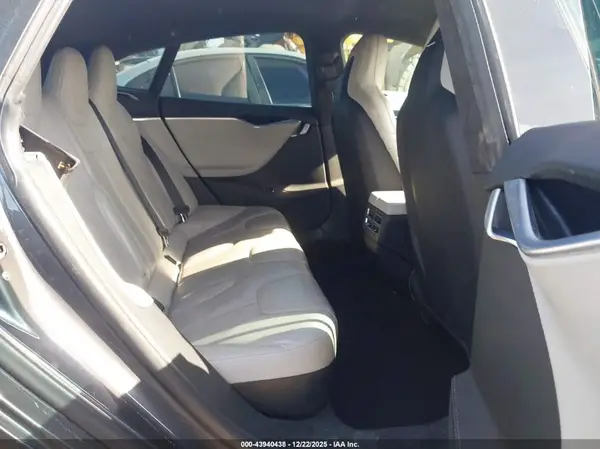 5YJSA1E14GF176557 2016 TESLA MODEL S - Image 8