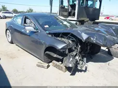 5YJSA1E14HF185812 2017 TESLA MODEL S
