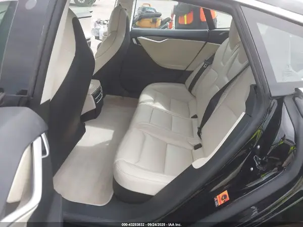 5YJSA1E15HF227629 2017 TESLA MODEL S - Image 8