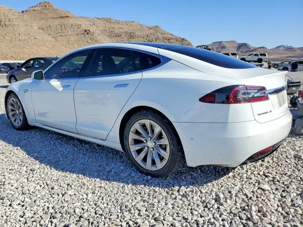 5YJSA1E16GF140286 2016 TESLA MODEL S - Image 2