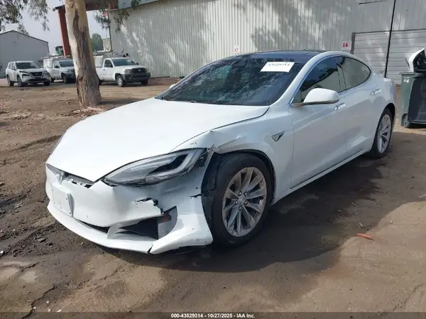 5YJSA1E17HF176375 2017 TESLA MODEL S - Image 2