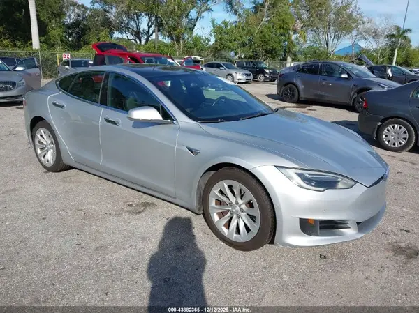 5YJSA1E18HF205429 2017 TESLA MODEL S - Image 1