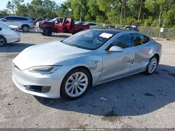 5YJSA1E18HF205429 2017 TESLA MODEL S - Image 2