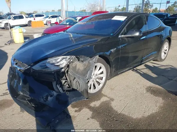 5YJSA1E18HF210565 2017 TESLA MODEL S - Image 2