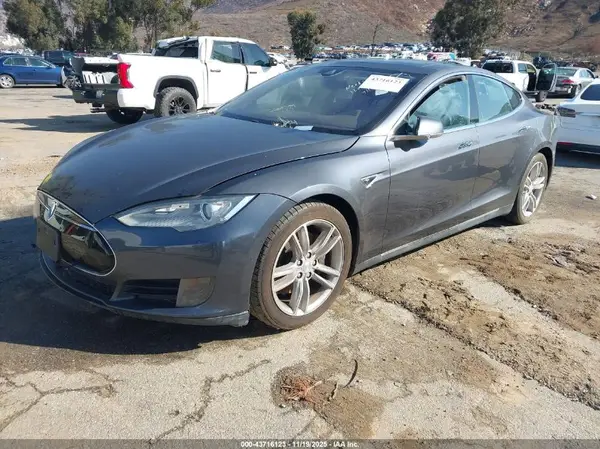 5YJSA1E19GF131727 2016 TESLA MODEL S - Image 2