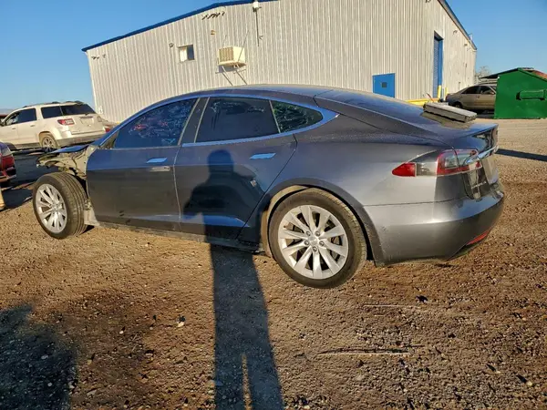 5YJSA1E19HF204709 2017 TESLA MODEL S - Image 2