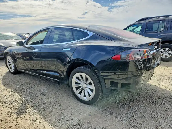 5YJSA1E19HF215807 2017 TESLA MODEL S - Image 2