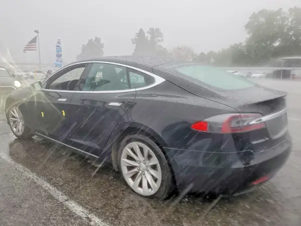 5YJSA1E1XGF157964 2016 TESLA MODEL S - Image 2