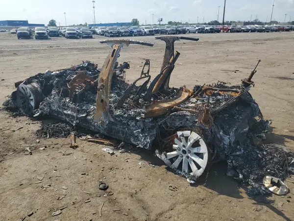 5YJSA1E20HF218166 2017 TESLA MODEL S - Image 2