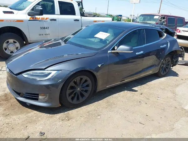 5YJSA1E20HF229121 2017 TESLA MODEL S - Image 2