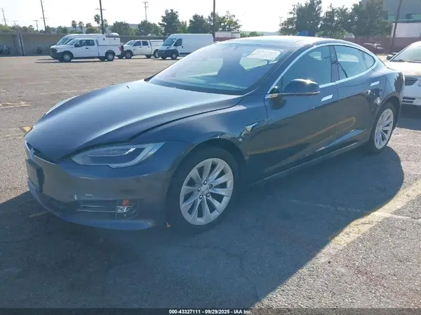 5YJSA1E20HF229572 2017 TESLA MODEL S - Image 2