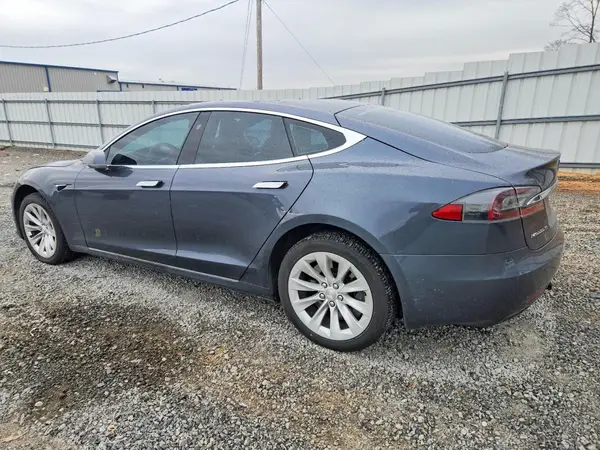 5YJSA1E20HF231984 2017 TESLA MODEL S - Image 2