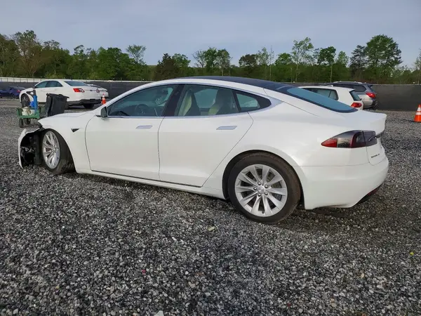 5YJSA1E20JF244434 2018 TESLA MODEL S - Image 2