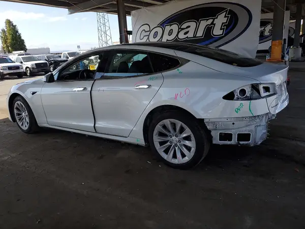 5YJSA1E20JF246362 2018 TESLA MODEL S - Image 2