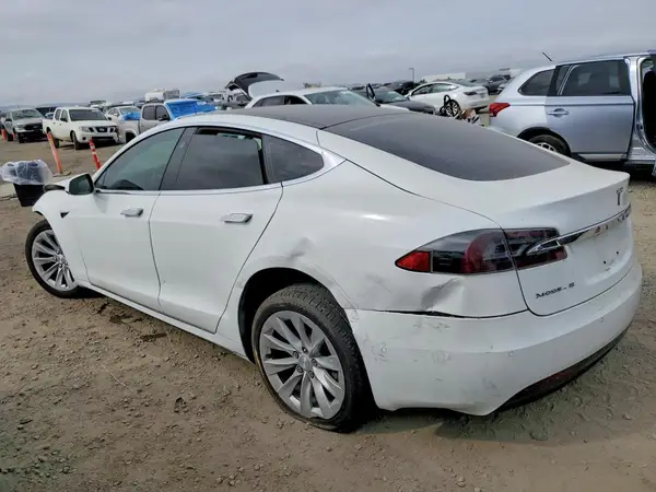 5YJSA1E20JF247866 2018 TESLA MODEL S - Image 2
