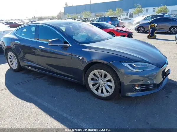 5YJSA1E20JF247978 2018 TESLA MODEL S - Image 1