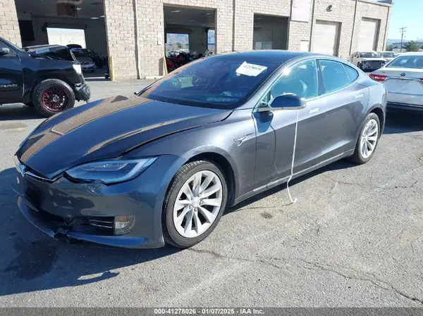 5YJSA1E20JF247978 2018 TESLA MODEL S - Image 2