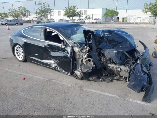 5YJSA1E20JF257393 2018 TESLA MODEL S - Image 1