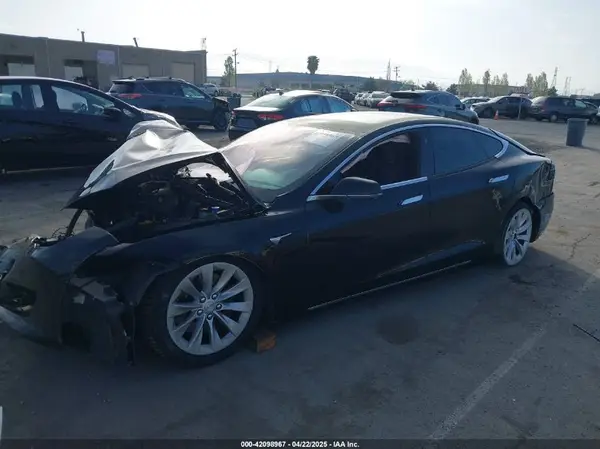 5YJSA1E20JF257393 2018 TESLA MODEL S - Image 2