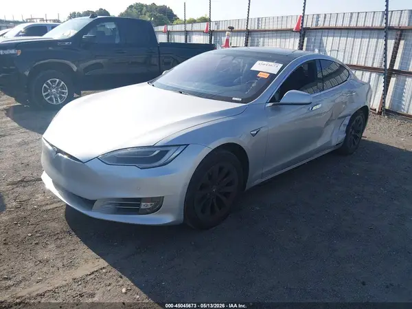 5YJSA1E20JF261539 2018 TESLA MODEL S - Image 2