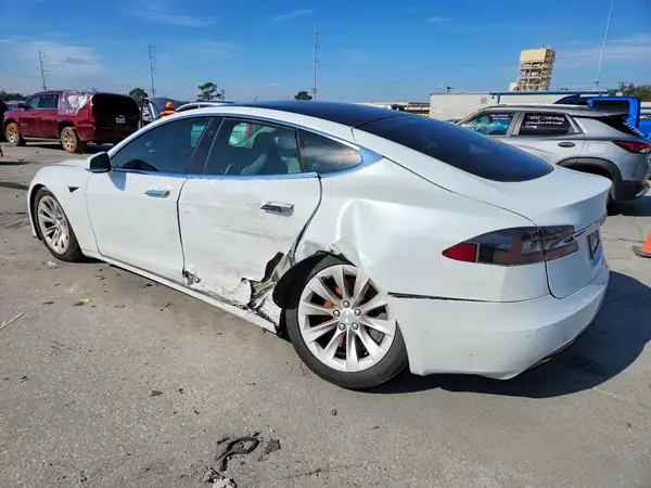 5YJSA1E20JF264277 2018 TESLA MODEL S - Image 2