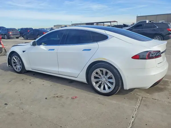 5YJSA1E20JF265638 2018 TESLA MODEL S - Image 2