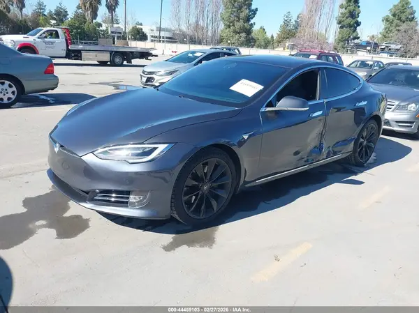 5YJSA1E20JF269740 2018 TESLA MODEL S - Image 2