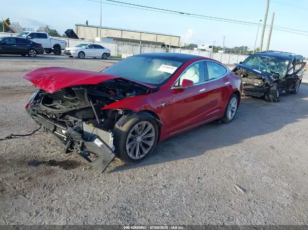 5YJSA1E20JF277384 2018 TESLA MODEL S - Image 2