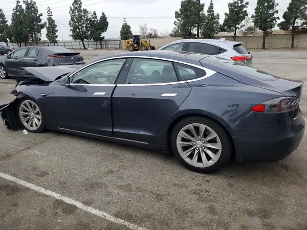 5YJSA1E20JF282651 2018 TESLA MODEL S - Image 2