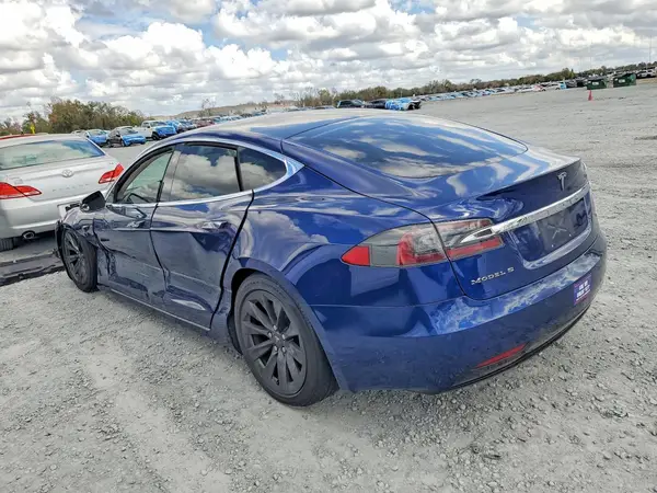 5YJSA1E20JF284724 2018 TESLA MODEL S - Image 2