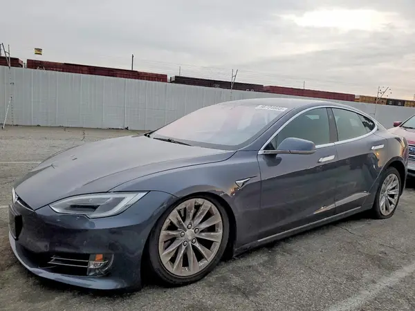 5YJSA1E20JF295058 2018 TESLA MODEL S - Image 1